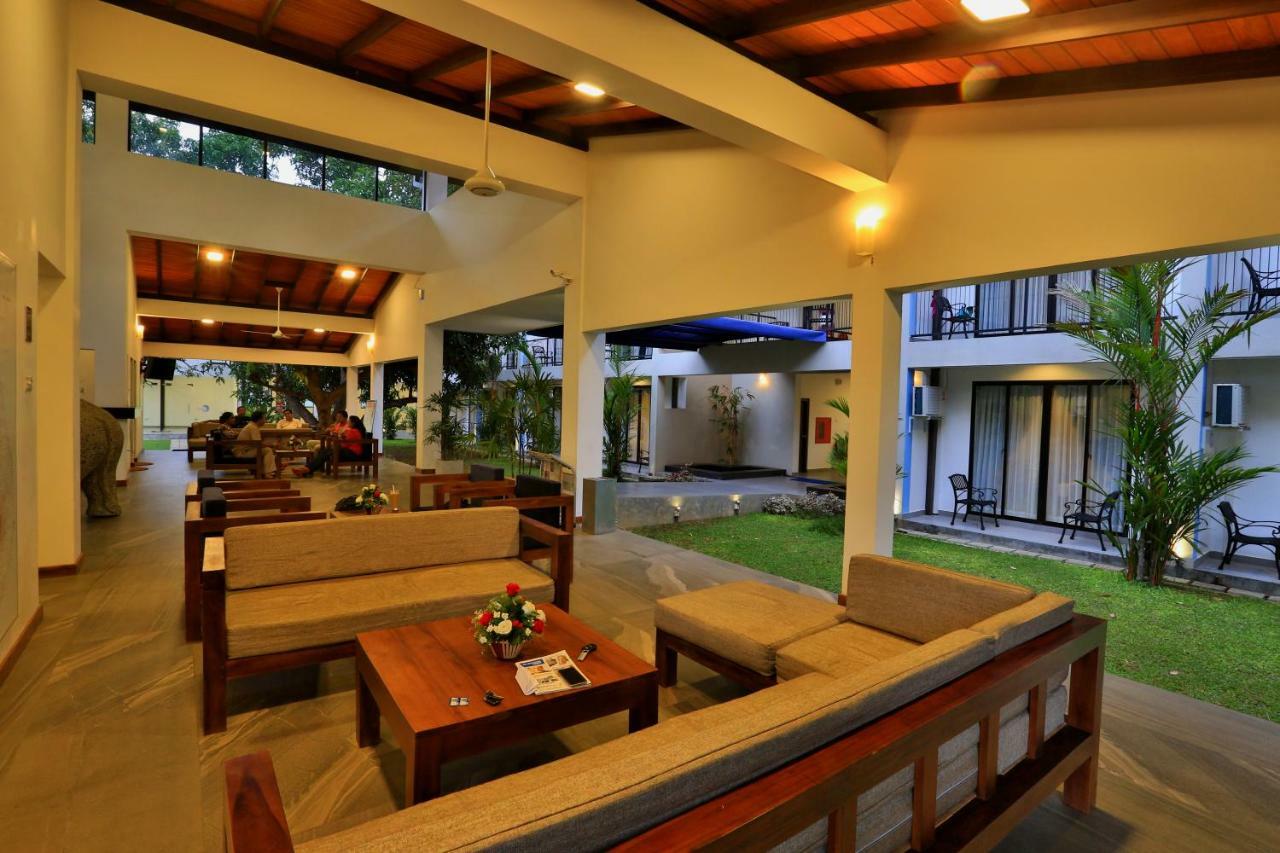 The Blue Wave Hotel Arugam Bay Esterno foto