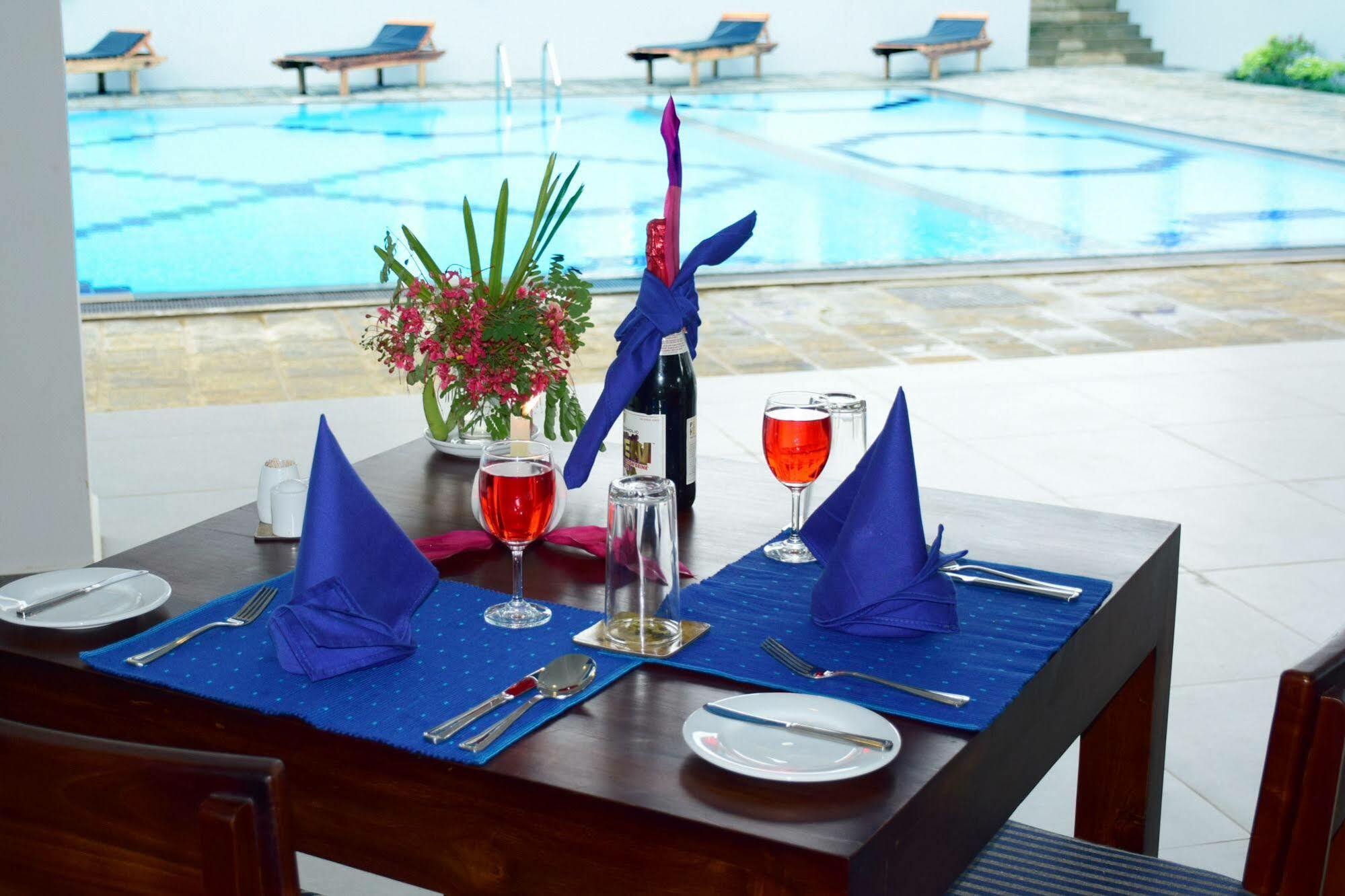 The Blue Wave Hotel Arugam Bay Esterno foto